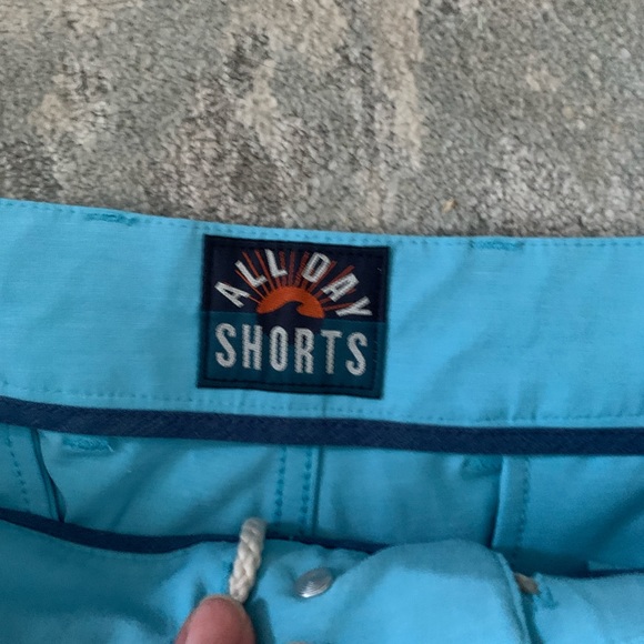 Faherty All Day Men's Athletic Shorts 9" inseam Blue Sz 34: Pre-Loved❤️ - Picture 3 of 8